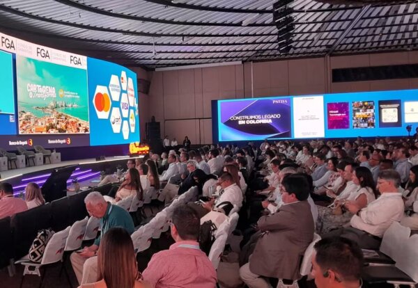 alcalde-en-convencion-bancaria-BLA7PHR3SBAILC2VKMUYQQOCIM